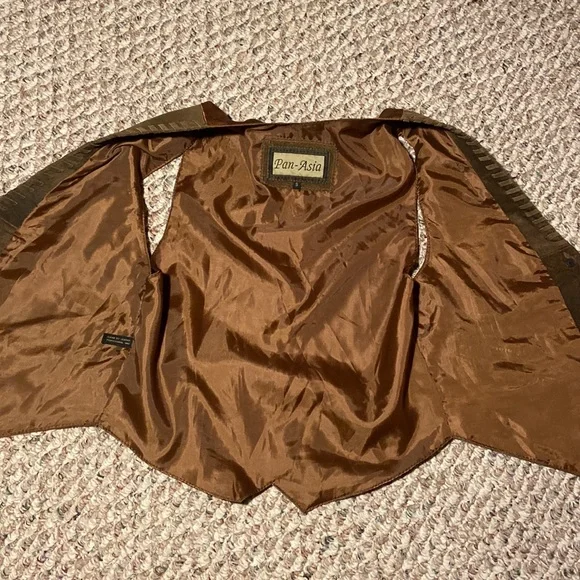 Pan-Asia Genuine Leather Vest - Picture 11 of 11